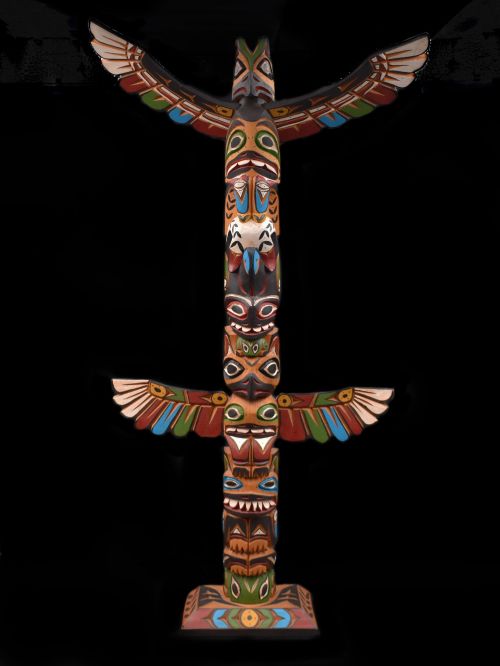 NUU-CHAH-NULTH TOTEM