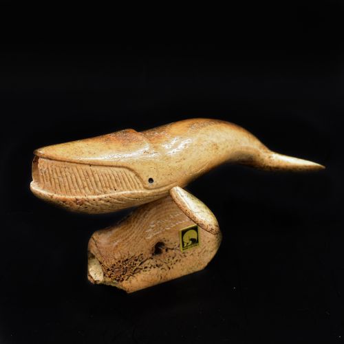 HUMPBACK WHALE CARVING